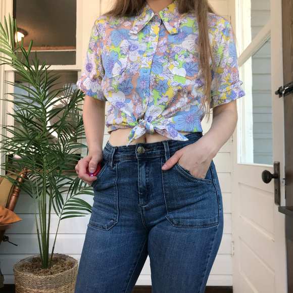 COPY - Vintage Permanent Press Floral Button Down Shirt - Picture 4 of 8
